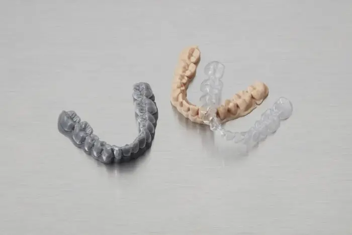 Glimmer Aligners